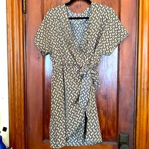 Beautiful faux wrap dress, never worn, size XL.
